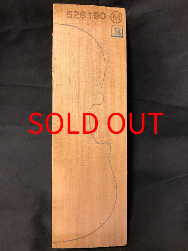 スプルース表板表面