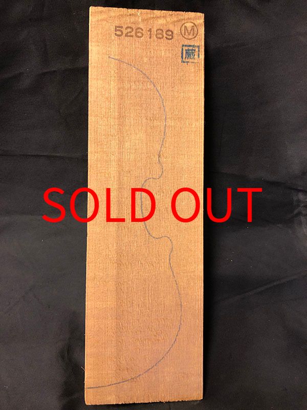 スプルース表板表面