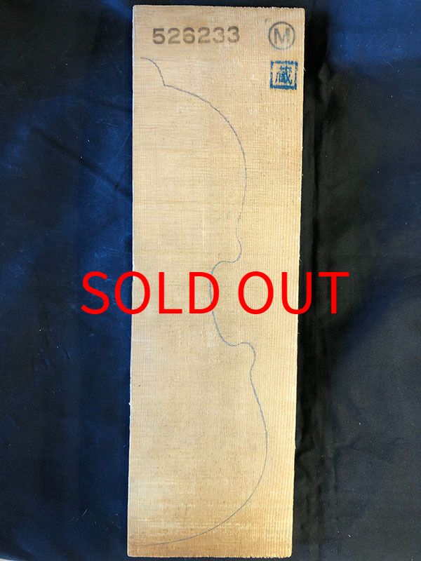 スプルース表板表面