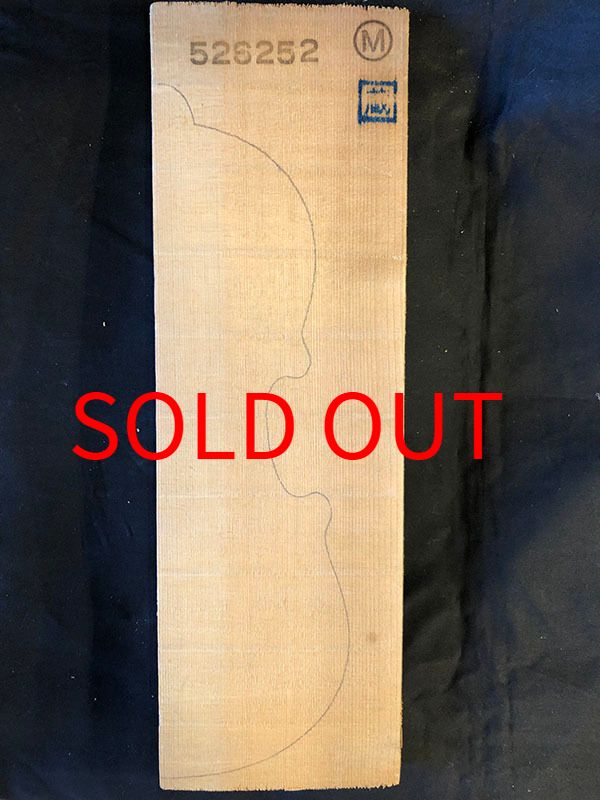 スプルース表板表面