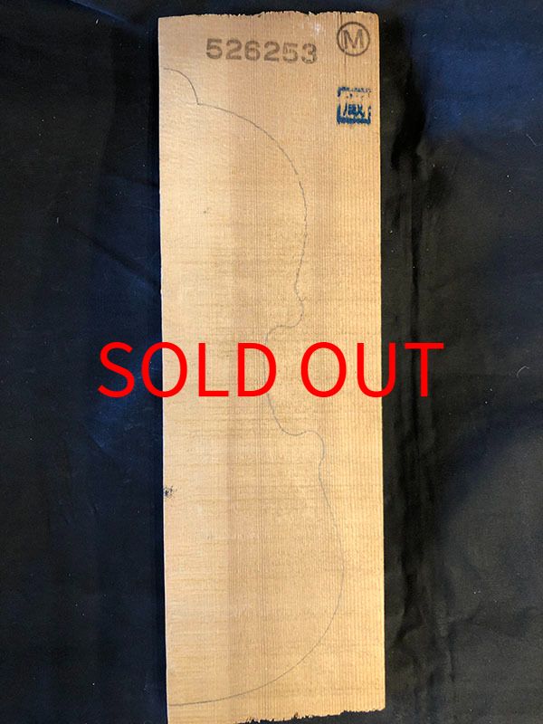 スプルース表板表面