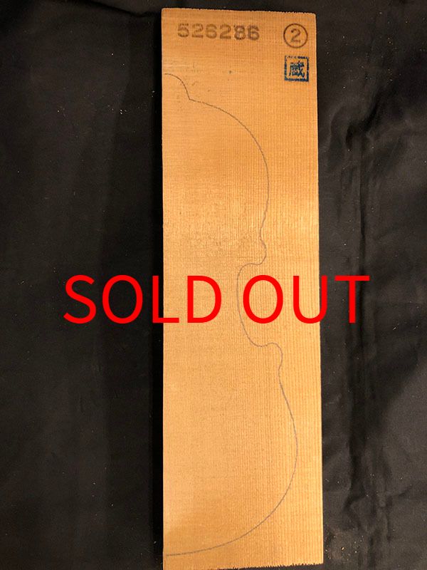 スプルース表板表面