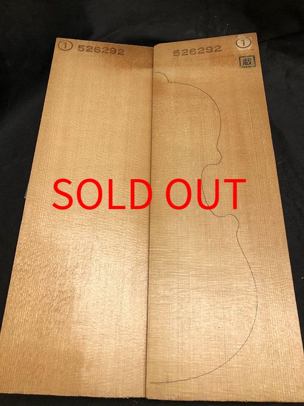 スプルース表板表面