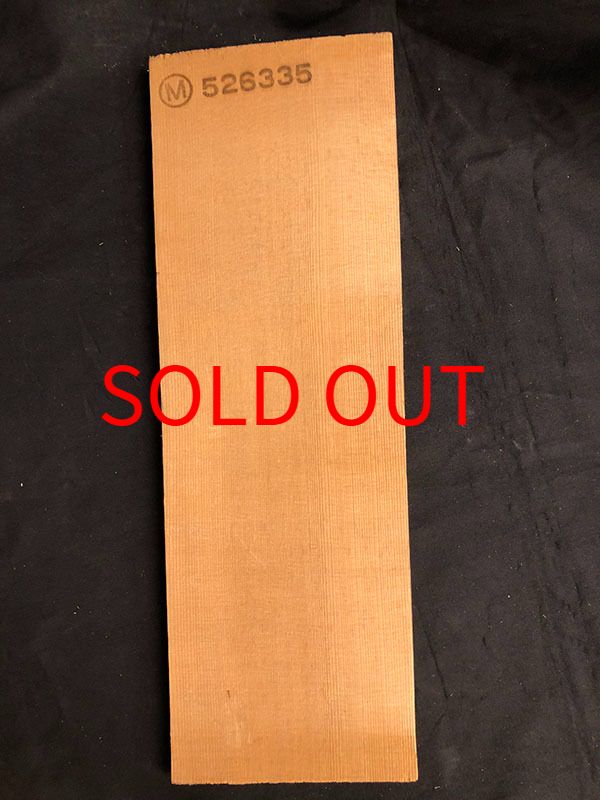 スプルース表板表面