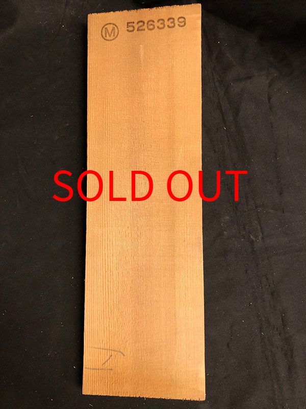 スプルース表板表面