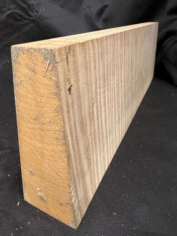 メープル裏板断面図