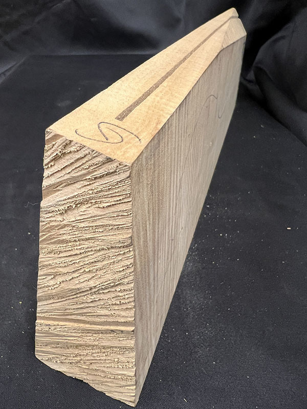 メープル裏板断面図